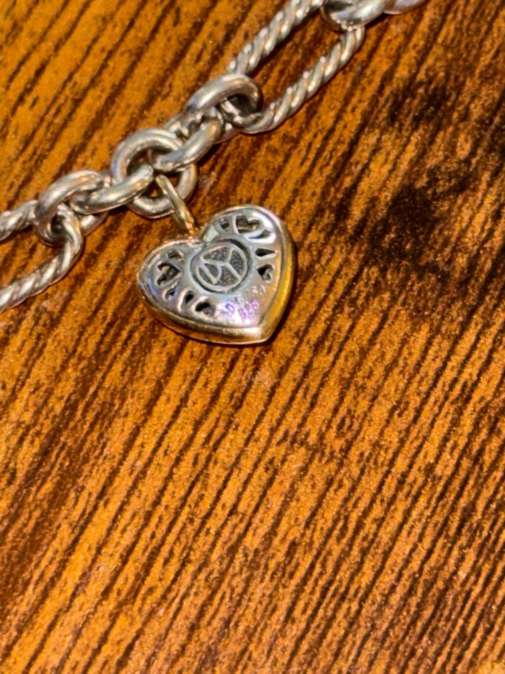 David Yurman Sterling Sliver with 18K Yellow gold heart charm bracelet - Picture 3 of 5